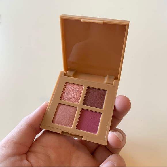 ✨5 FOR $25✨ NEW Complex Culture Eyeshadow Palette in Rosy Outlook - Picture 3 of 10